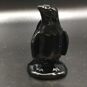 Vintage Boyd Glass Artie The Penguin Black Art Glass Figurine 3"